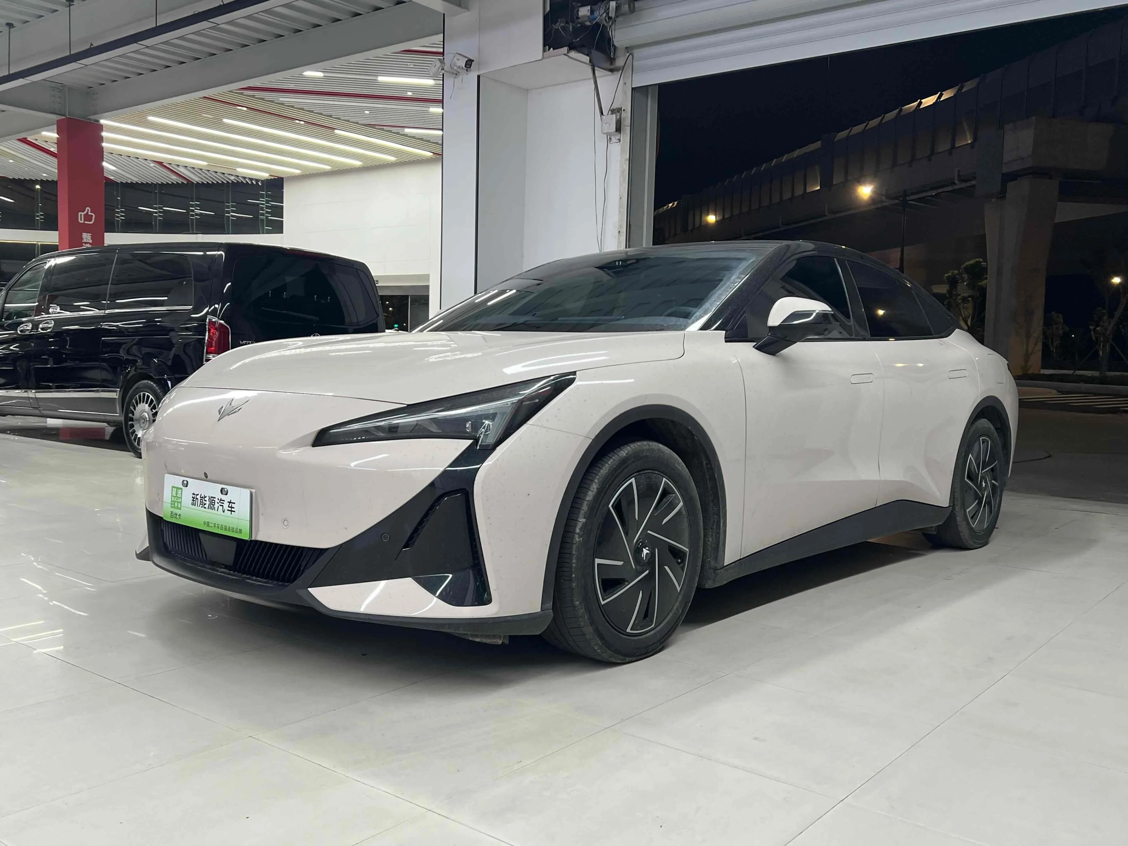ARCFOX 极狐S5 2025 560PRO 185kW