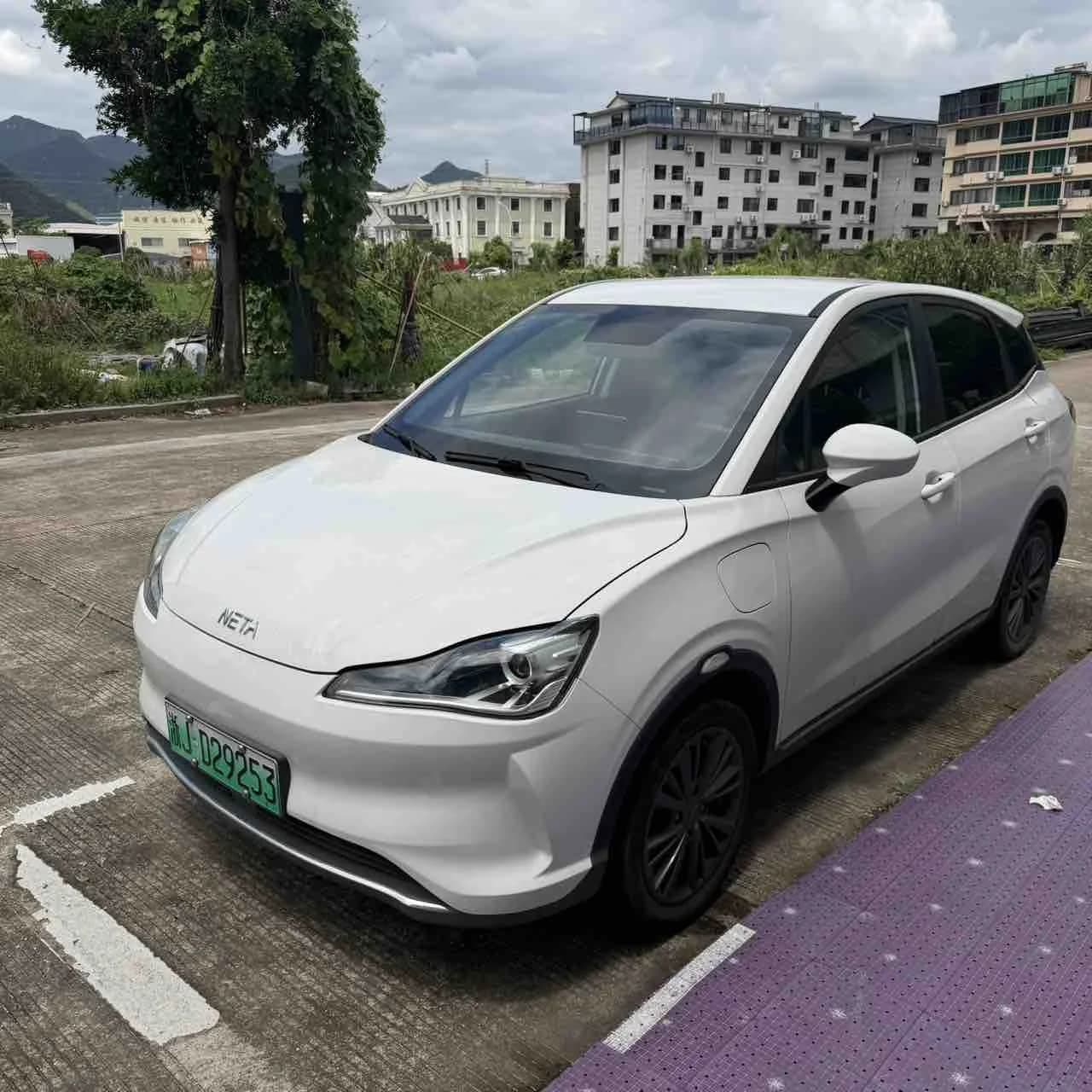 Nezha Neta V 2022 Tide 400 Lite