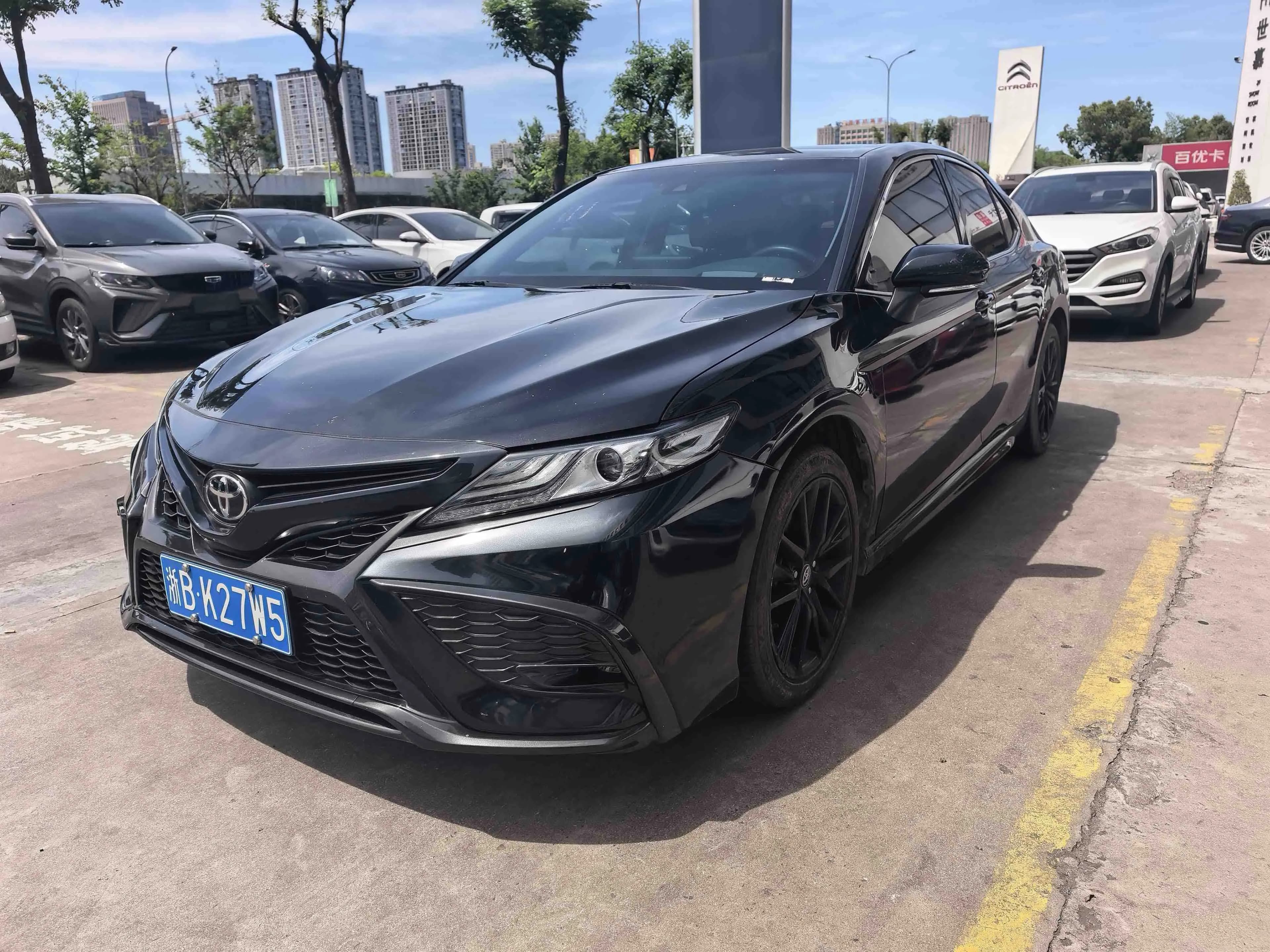Toyota Camry 2023 2.0S Knight