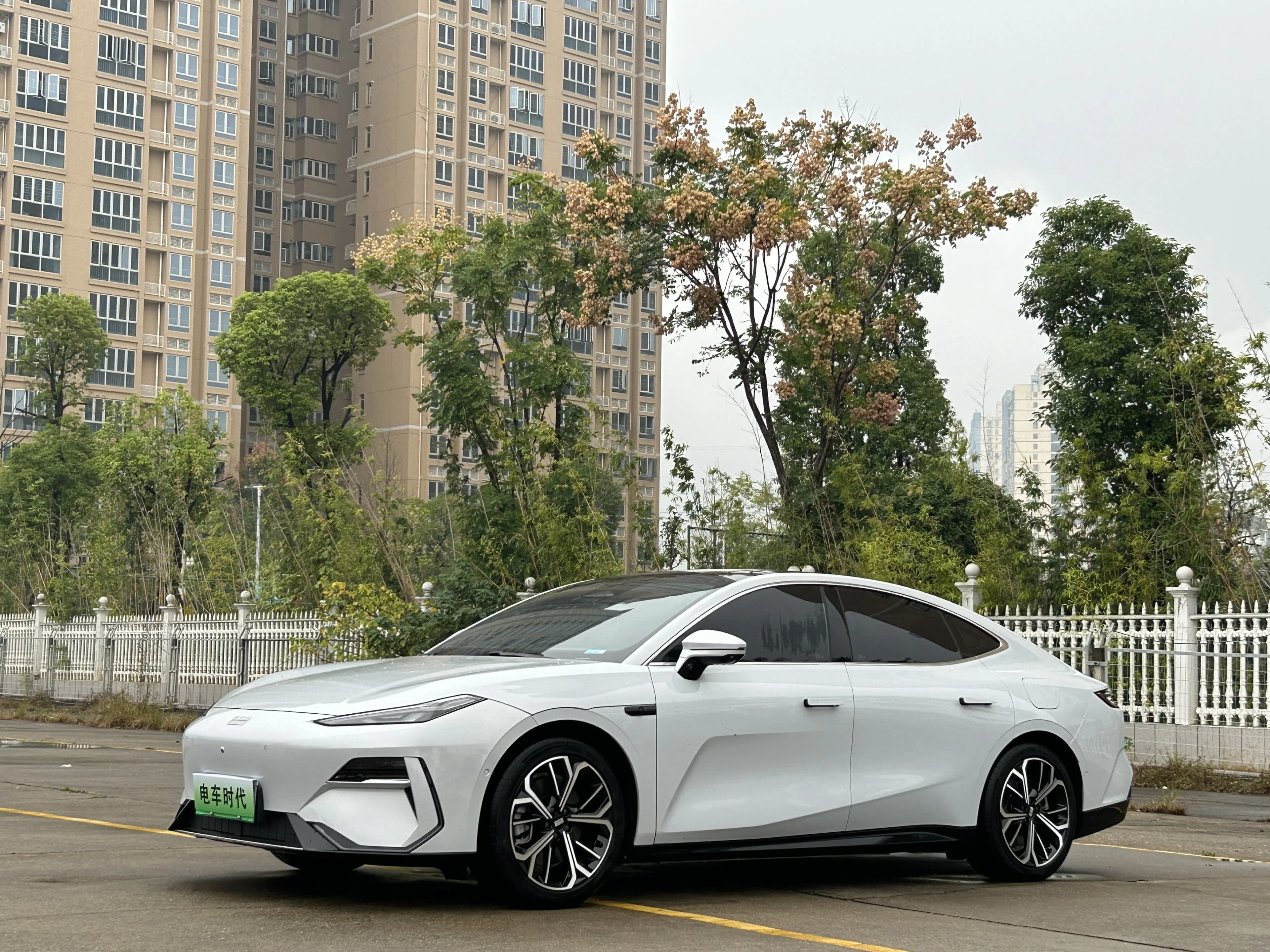 Galaxy 银河E8 2025 575km ExplorationSmart Drive