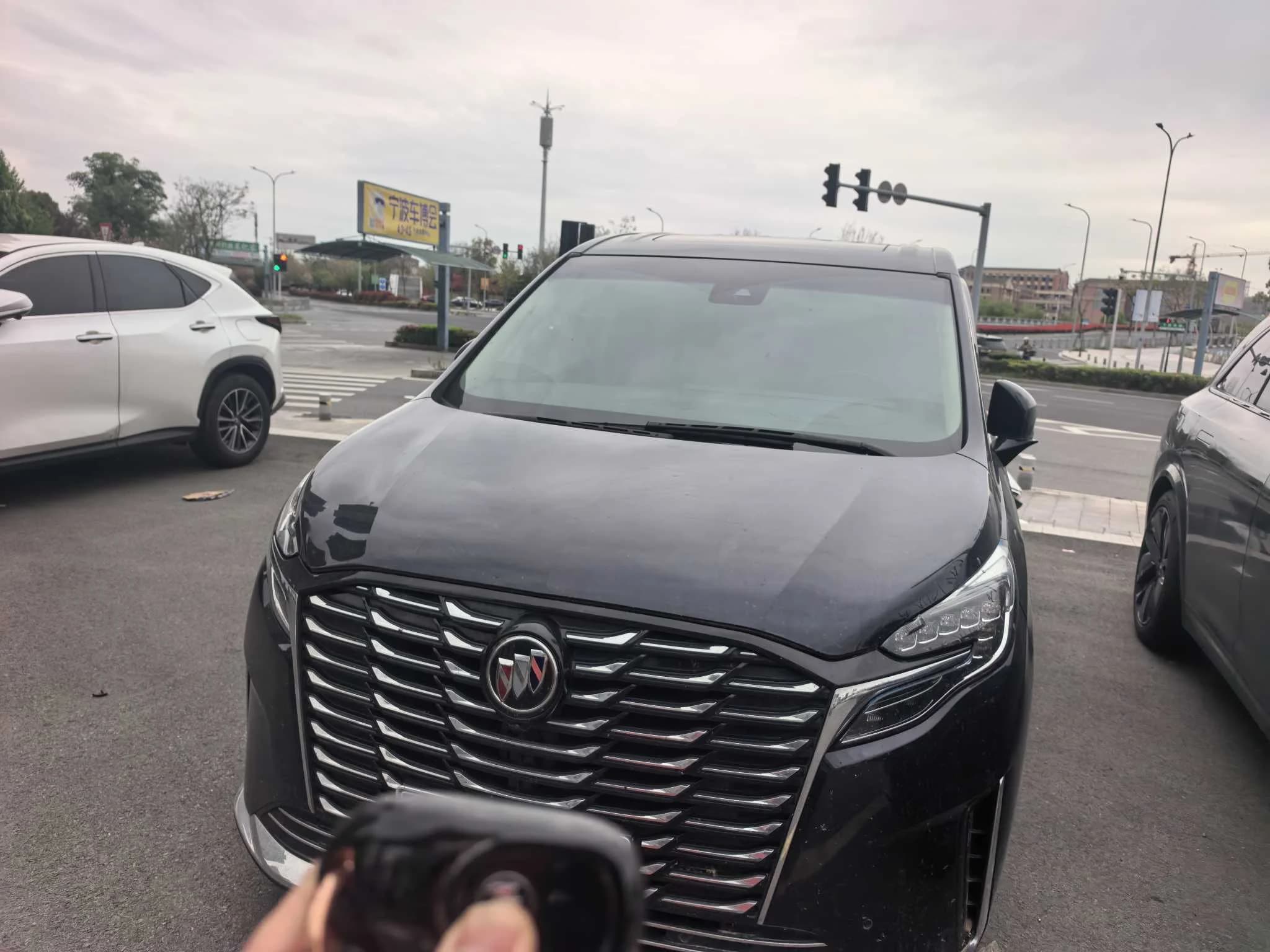 Buick GL8 2022 ESLand Master 653T Luxury