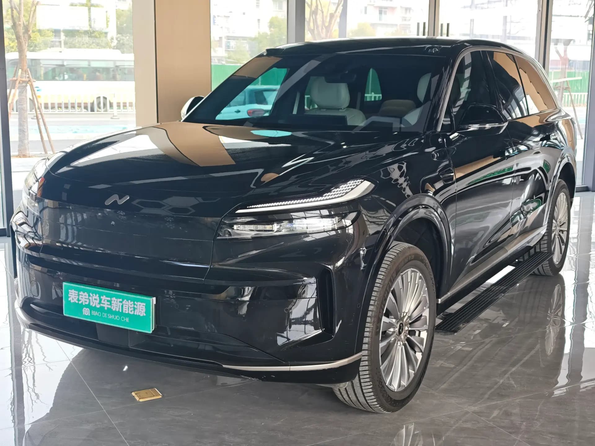 Onvo L90 2025 L90 Ultra 6-seat