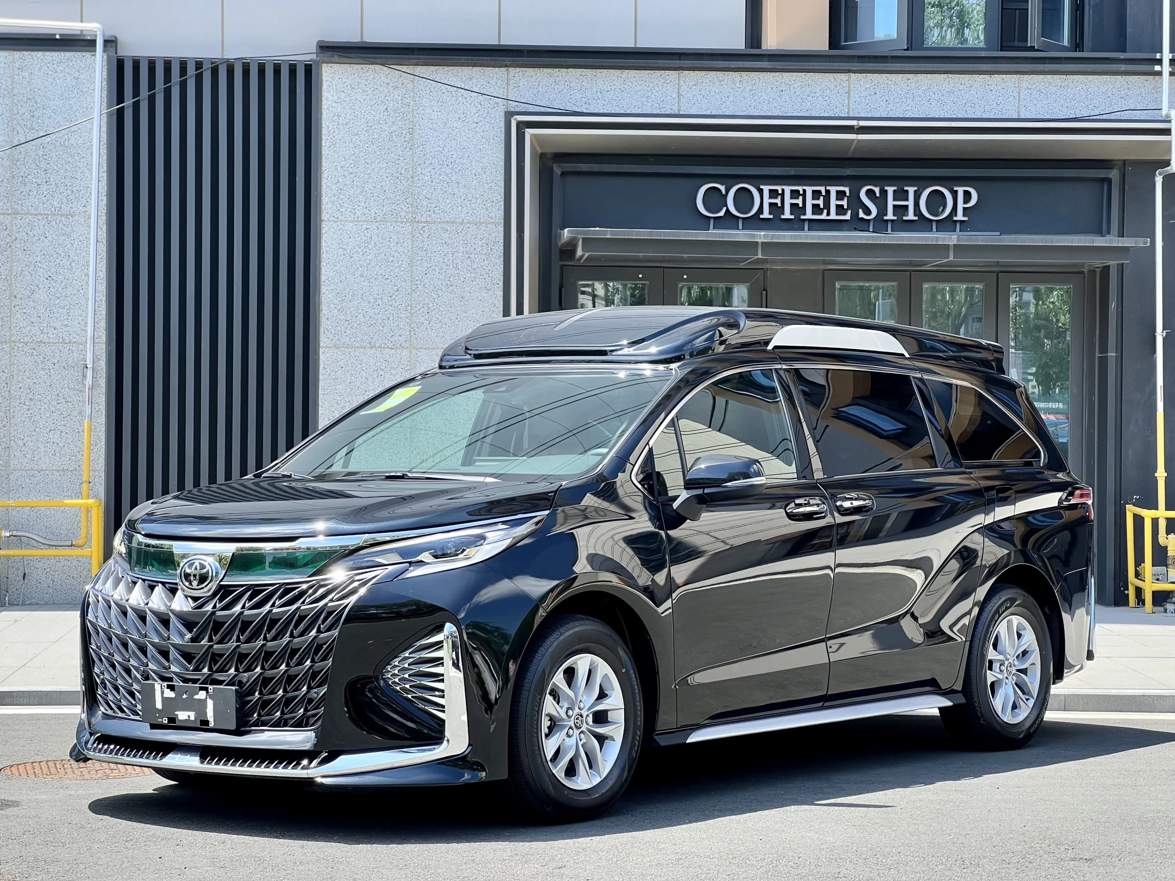 Toyota Granvia 2024 2.5LHybrid Comfort