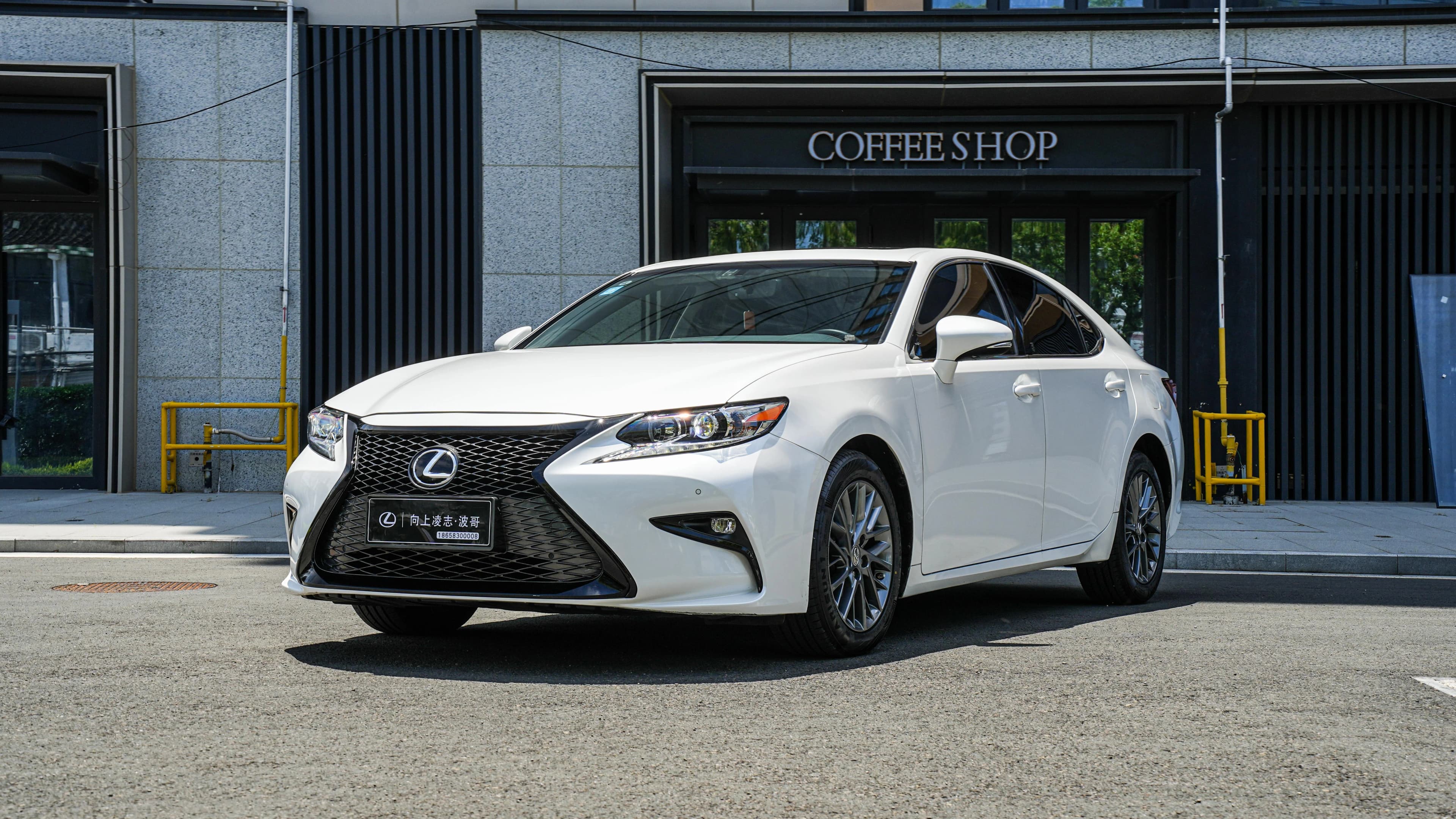 Lexus ES 2017 200 30Anniversary Edition