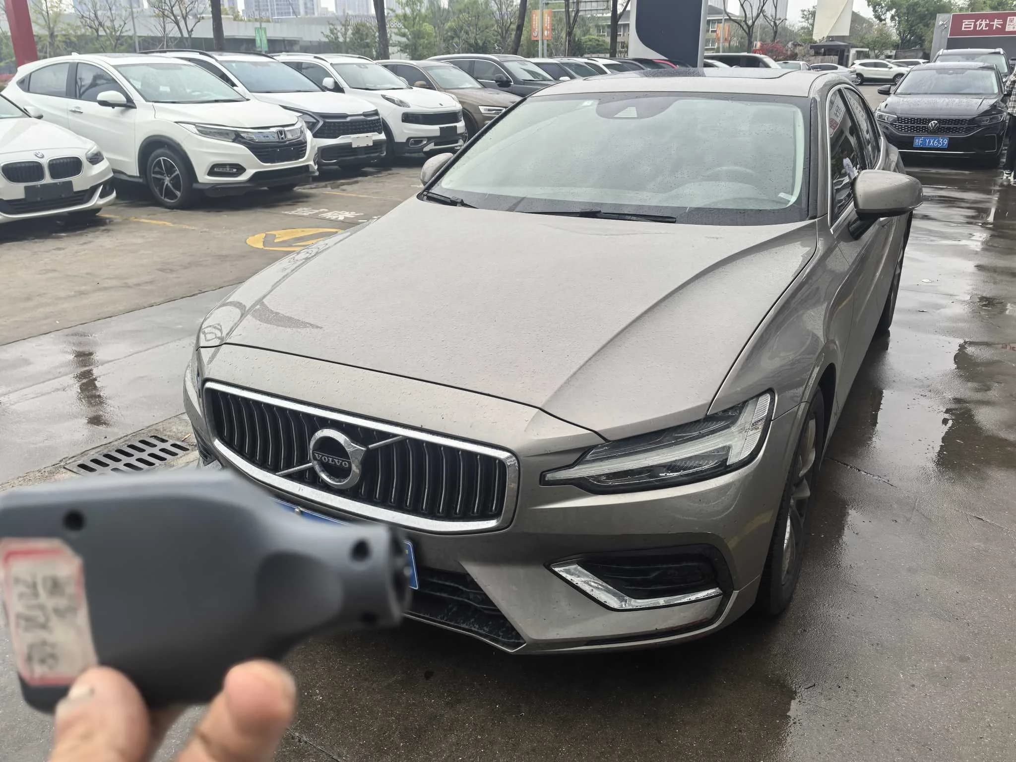 沃尔沃 S60 2020款 T3 智行豪华版