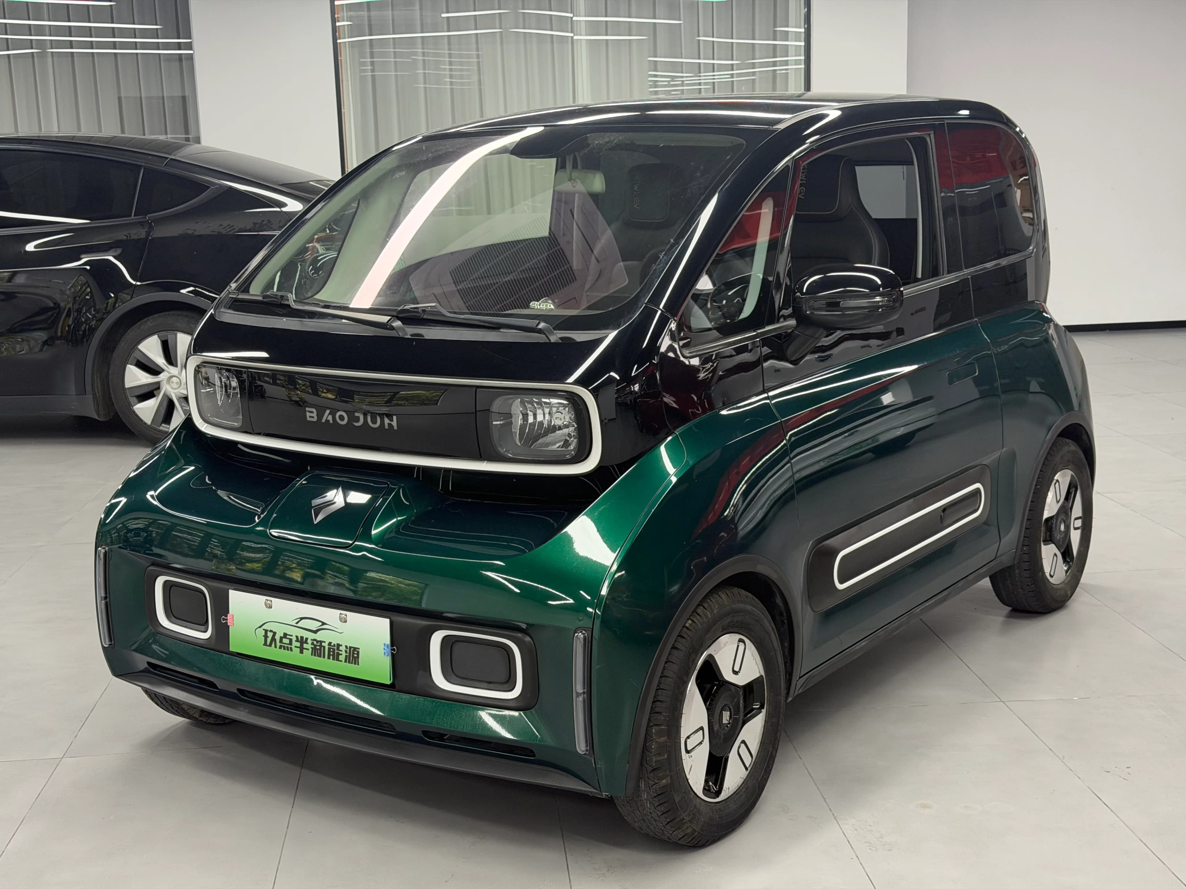 宝骏 宝骏KiWi EV 2022款 艺术家轻享版 磷酸铁锂
