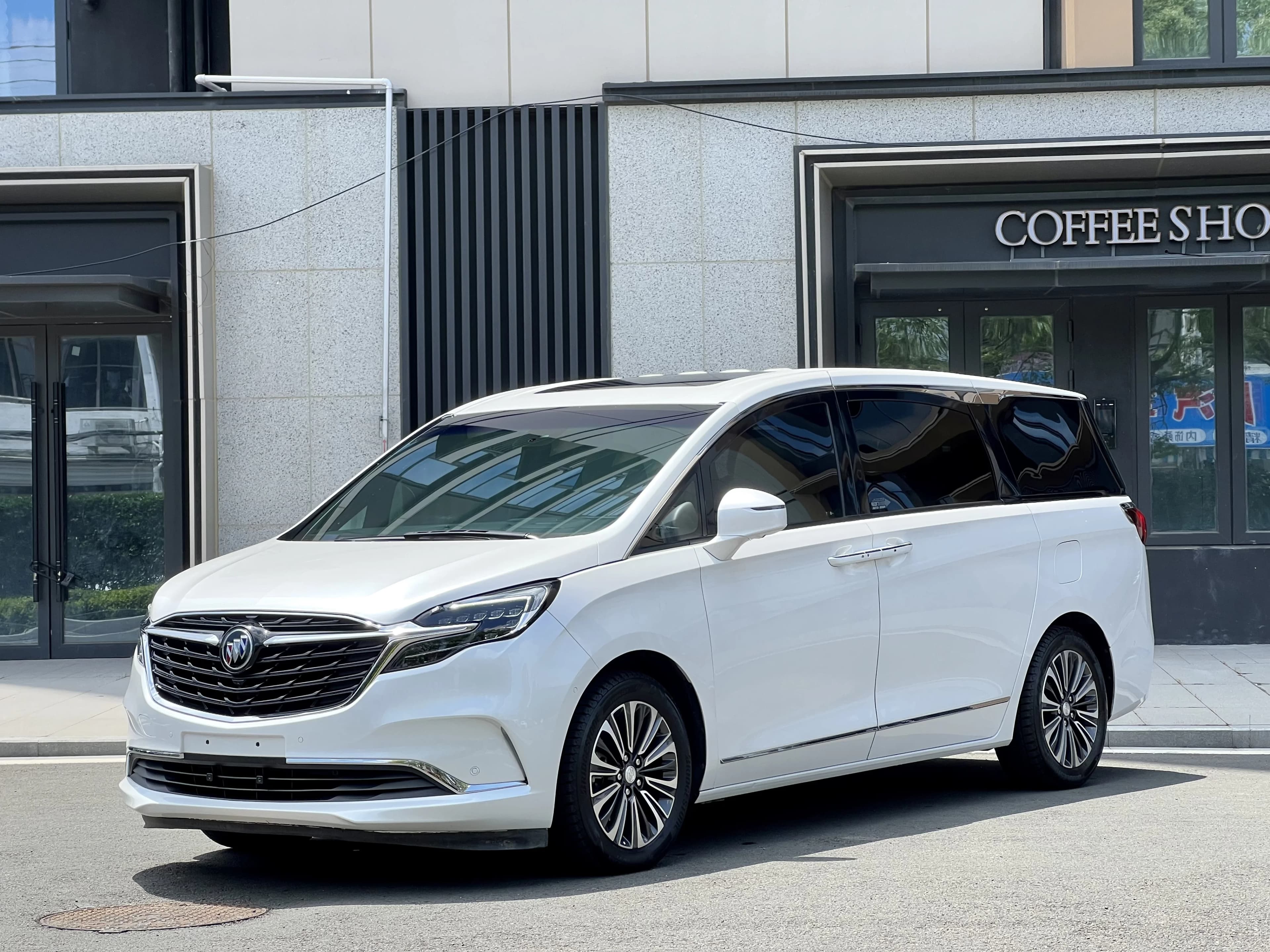 Buick GL8 2020 ESLand Master 653T FlagshipType