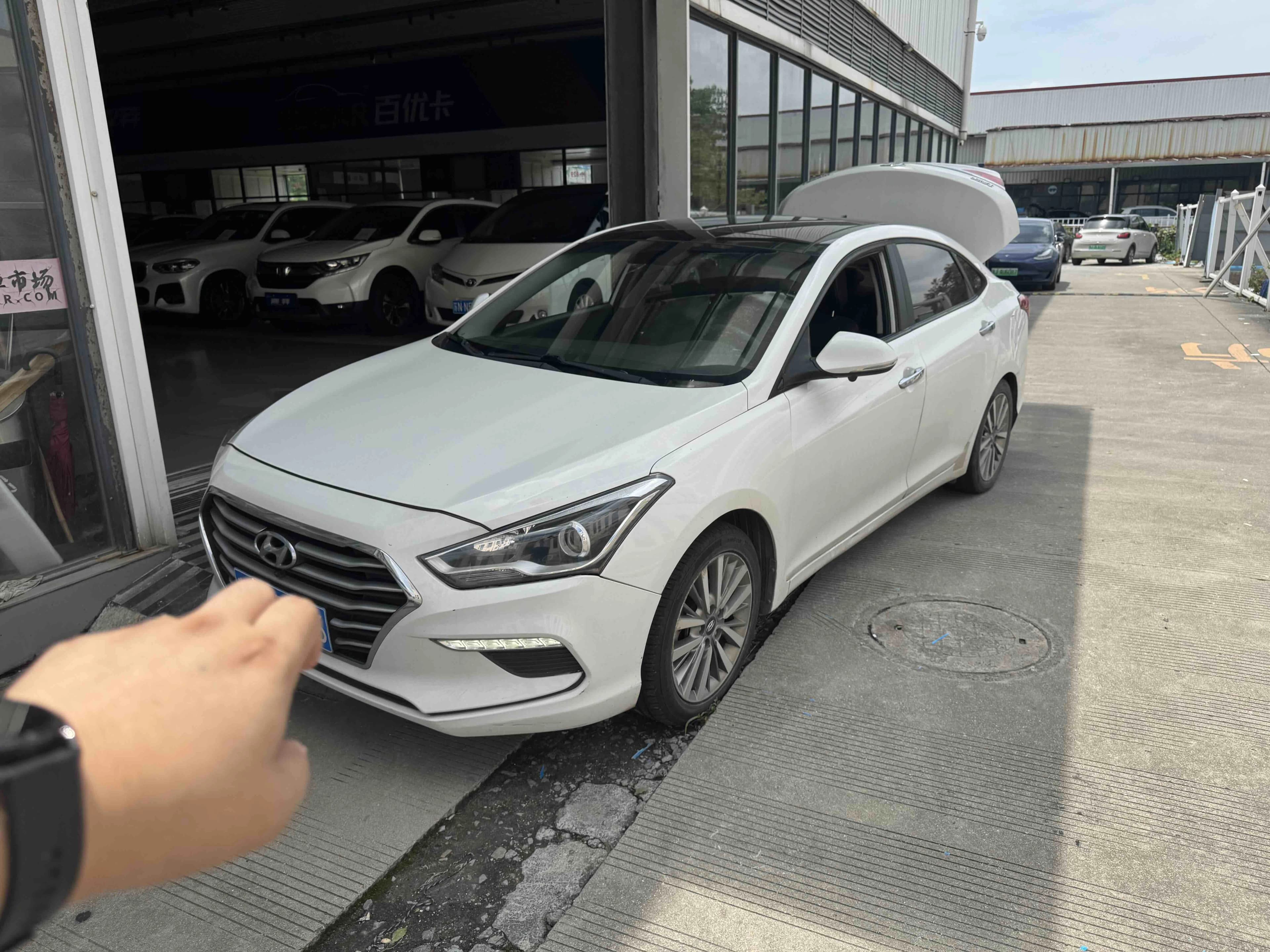 Hyundai 名图 2017 1.8L AutoSmartGLS