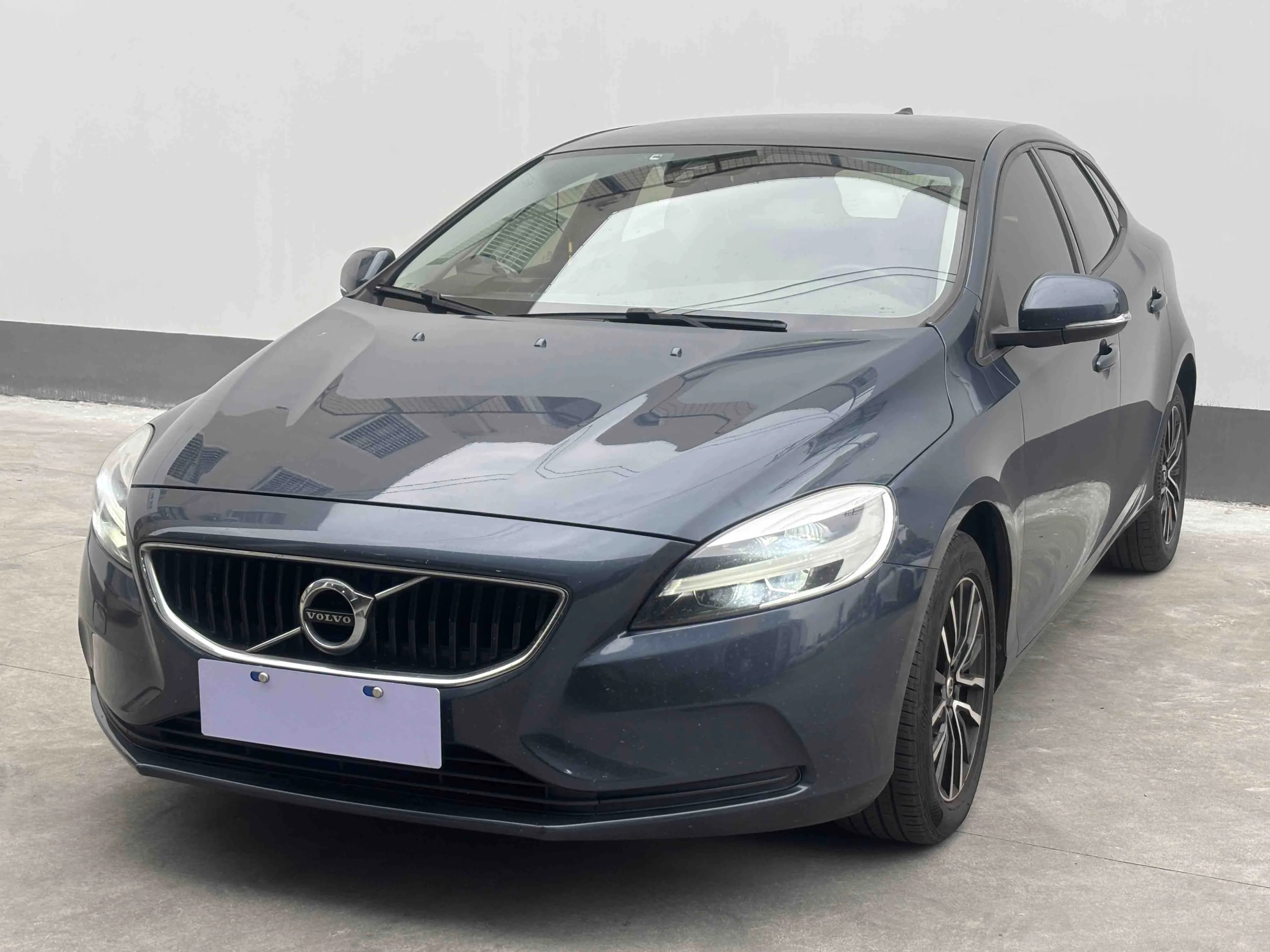 沃尔沃 V40 2017款 1.5T T3 智逸版