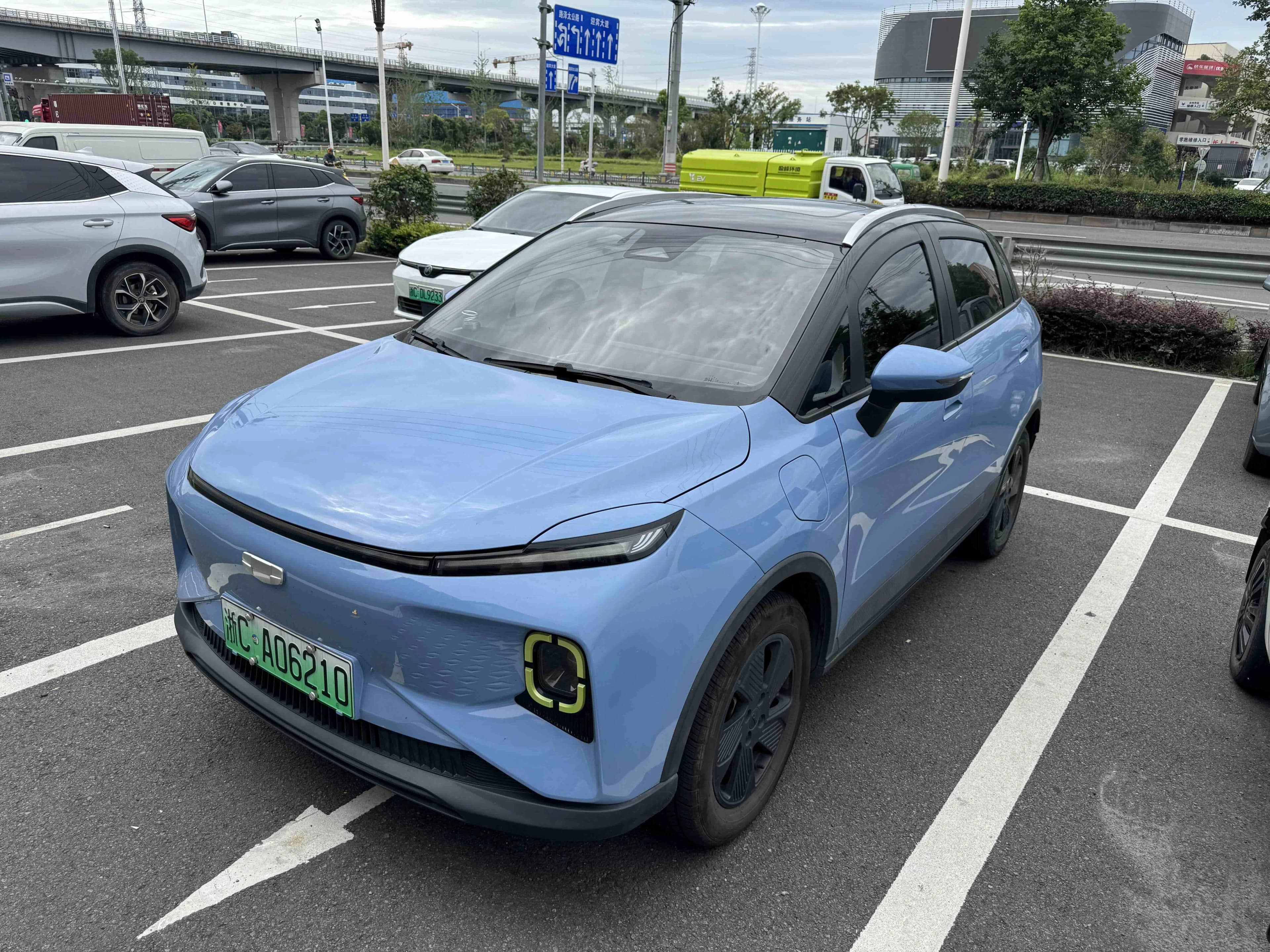 吉利几何 E萤火虫 2023款 401KM 玲珑虎 5座