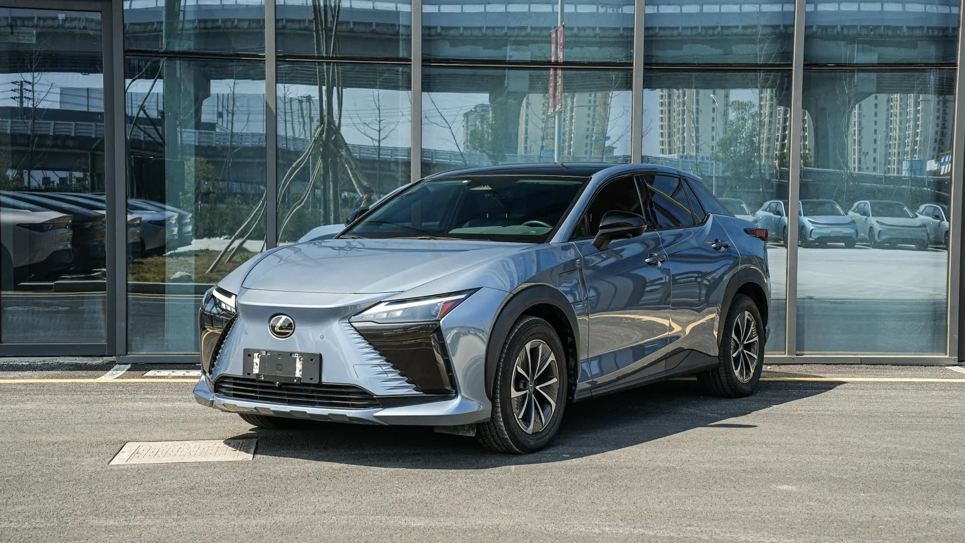 Lexus RZ 2023 450e AWDLong Enjoy