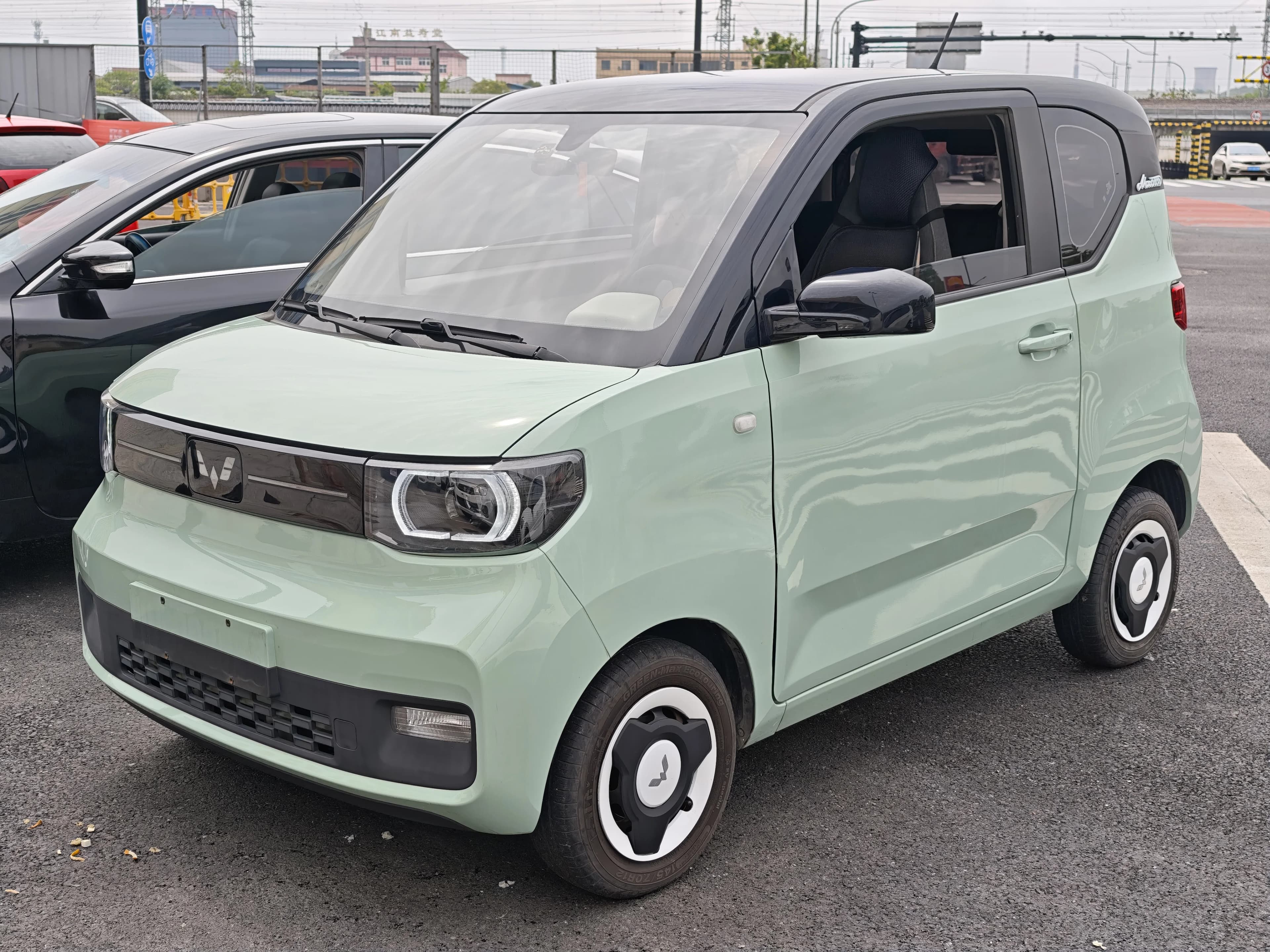 五菱汽车 宏光MINIEV 2022款 宏光MINI EV 马卡龙臻享款 磷酸铁锂