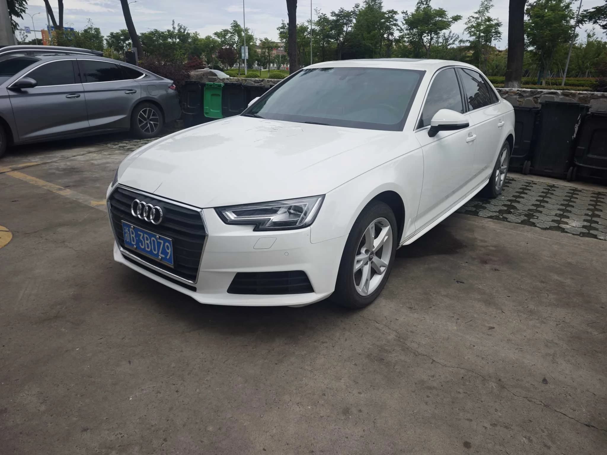 Audi A4L 2017 40 TFSI Fashion