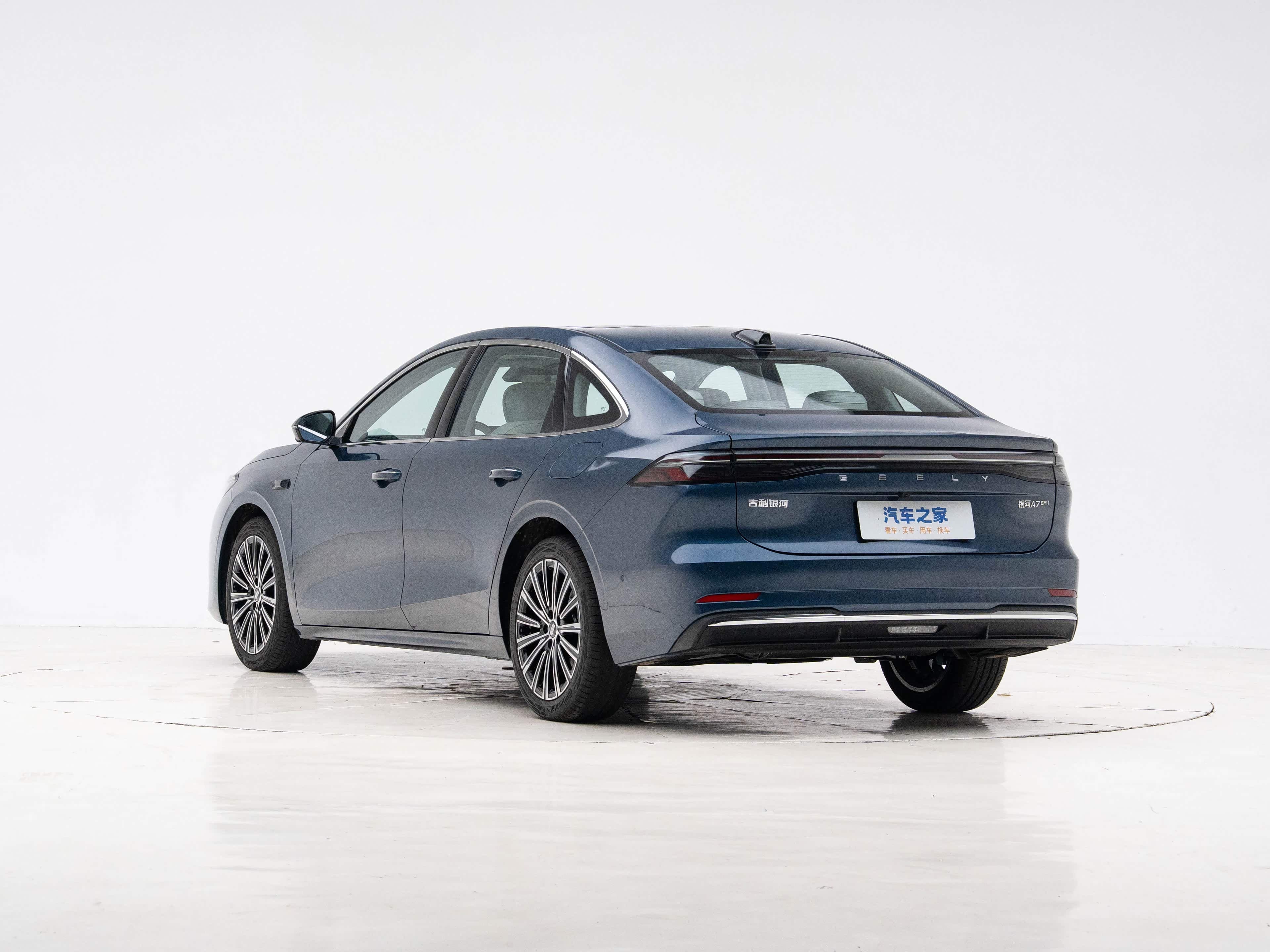 Geely Galaxy A7 2025 EM-i 70km Explorer Edition 5