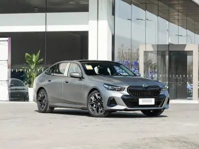 БМВ 5 Series 2018 3