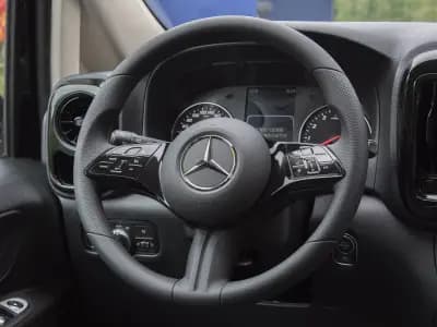 Мерседес-Бенц Vito 2022 9