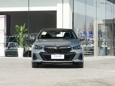 بي إم دبليو 5 Series 2021 2