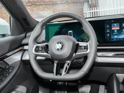 БМВ 5 Series (Import) 2020 7