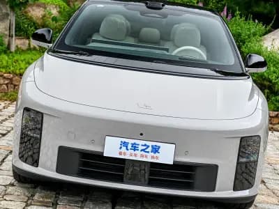 لي أوتو i6 2025