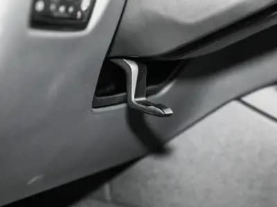 БМВ 3 Series 2019 5