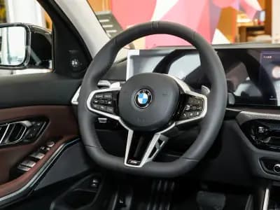 БМВ 3 Series 2019 6