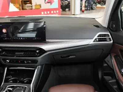 БМВ 3 Series 2023 2