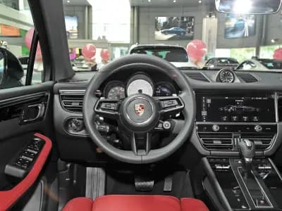 بورشه Macan 2023 6