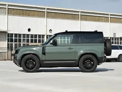 Ленд Ровер Defender 2024 3