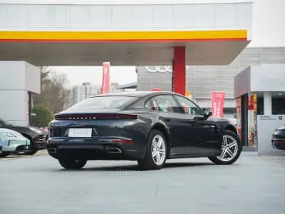 Порше Panamera E-Hybrid 2021 3