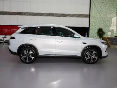 BYD Song Pro DM-i 2025 75KMLeading 8