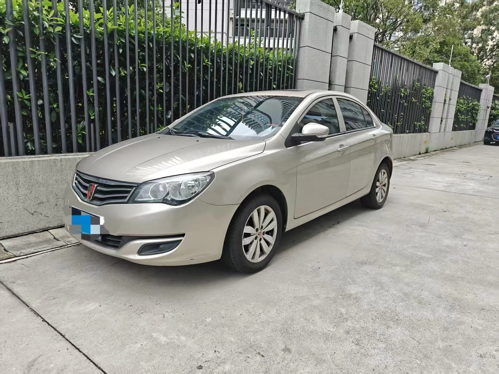 Roewe 350 2015 1.5L AutoLuxury sunroof