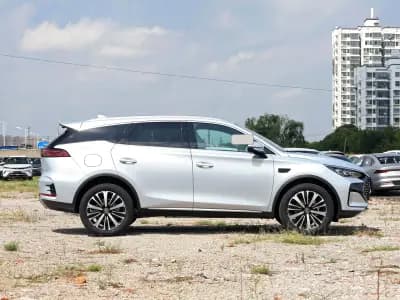 BYD Tang DM-i 2025 115KMPremium 8