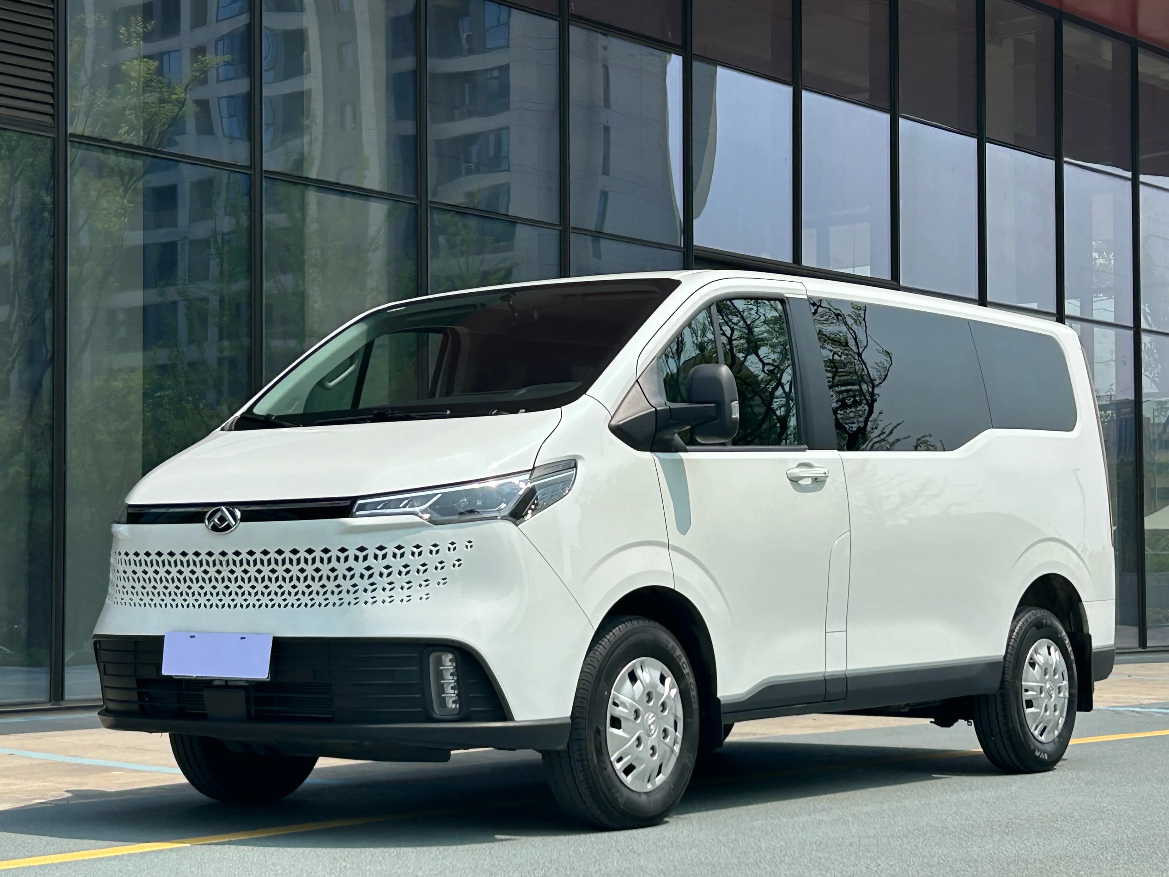 Maxus 上汽大通MAXUS 新途V70 2023 2.0T Elite Auto 5/6-Seat Short wheelbase, low roof