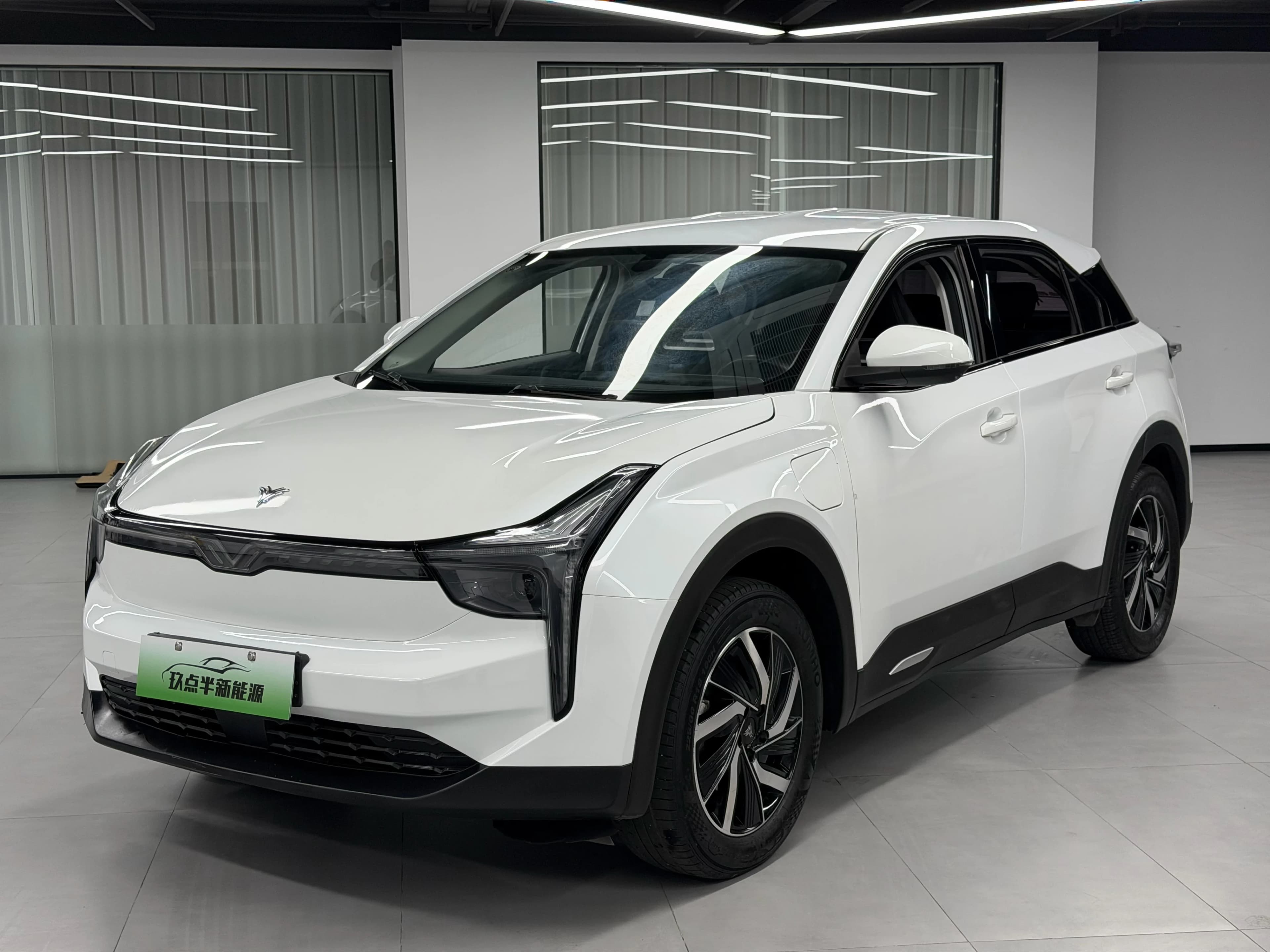哪吒汽车 哪吒U 2023款 -Ⅱ 500 U秀版 磷酸铁锂