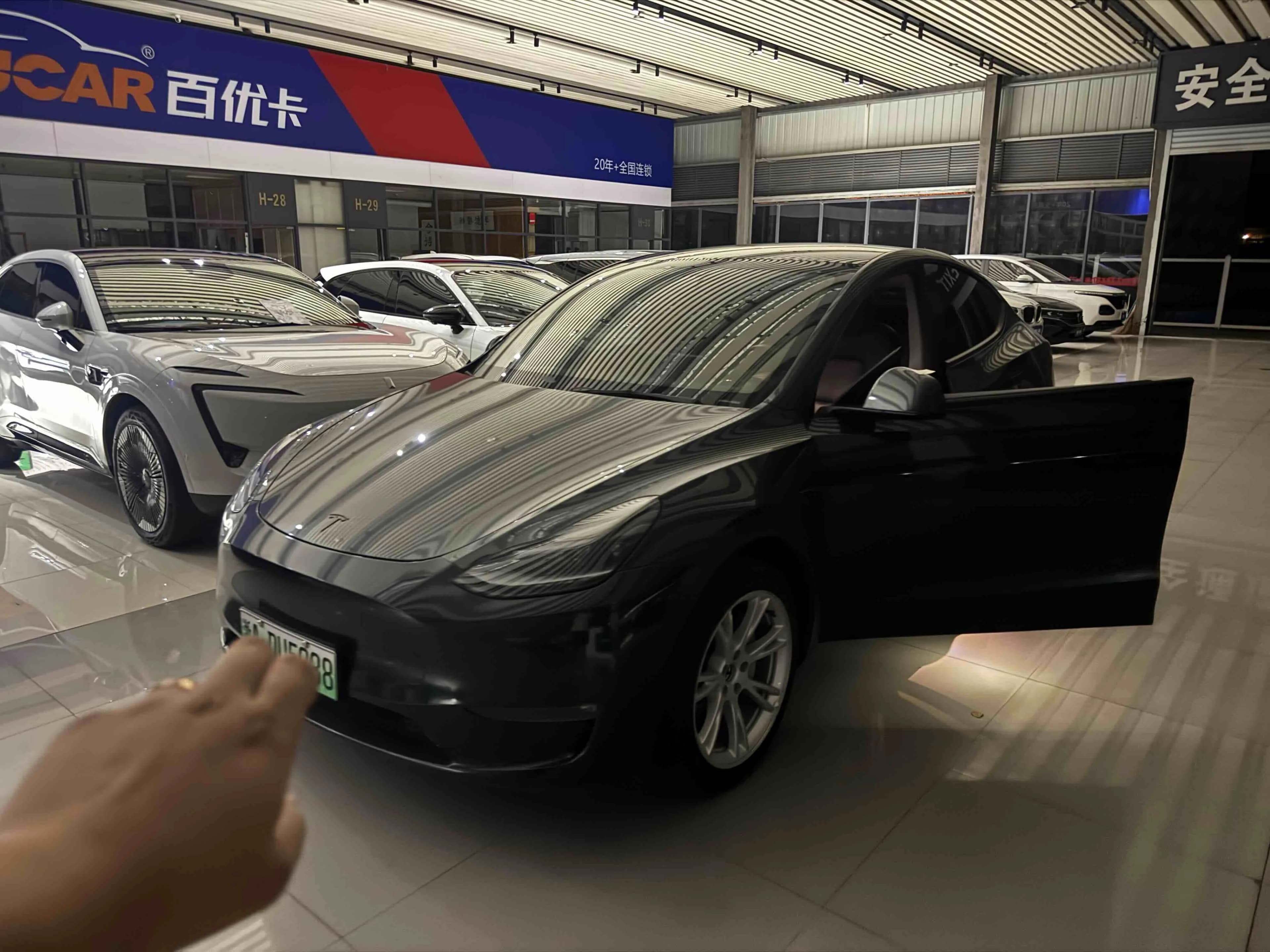 Tesla Model Y 2021 Std Range RWD