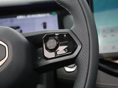 Lynk & Co 06 EM-P 2025 EM-P 126 Long Range Max 18