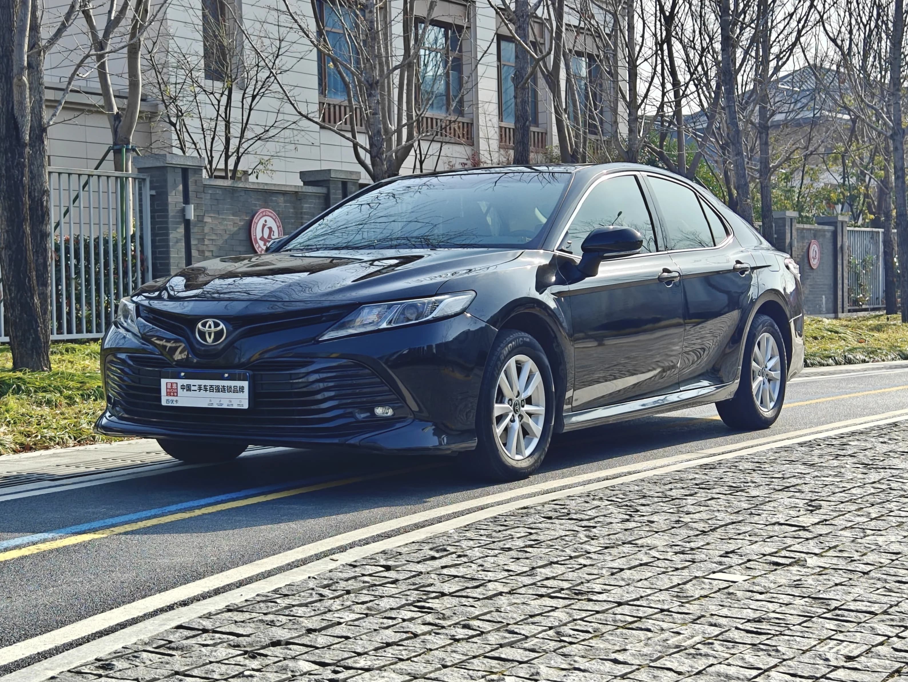 Toyota Camry 2019 2.0E Elite