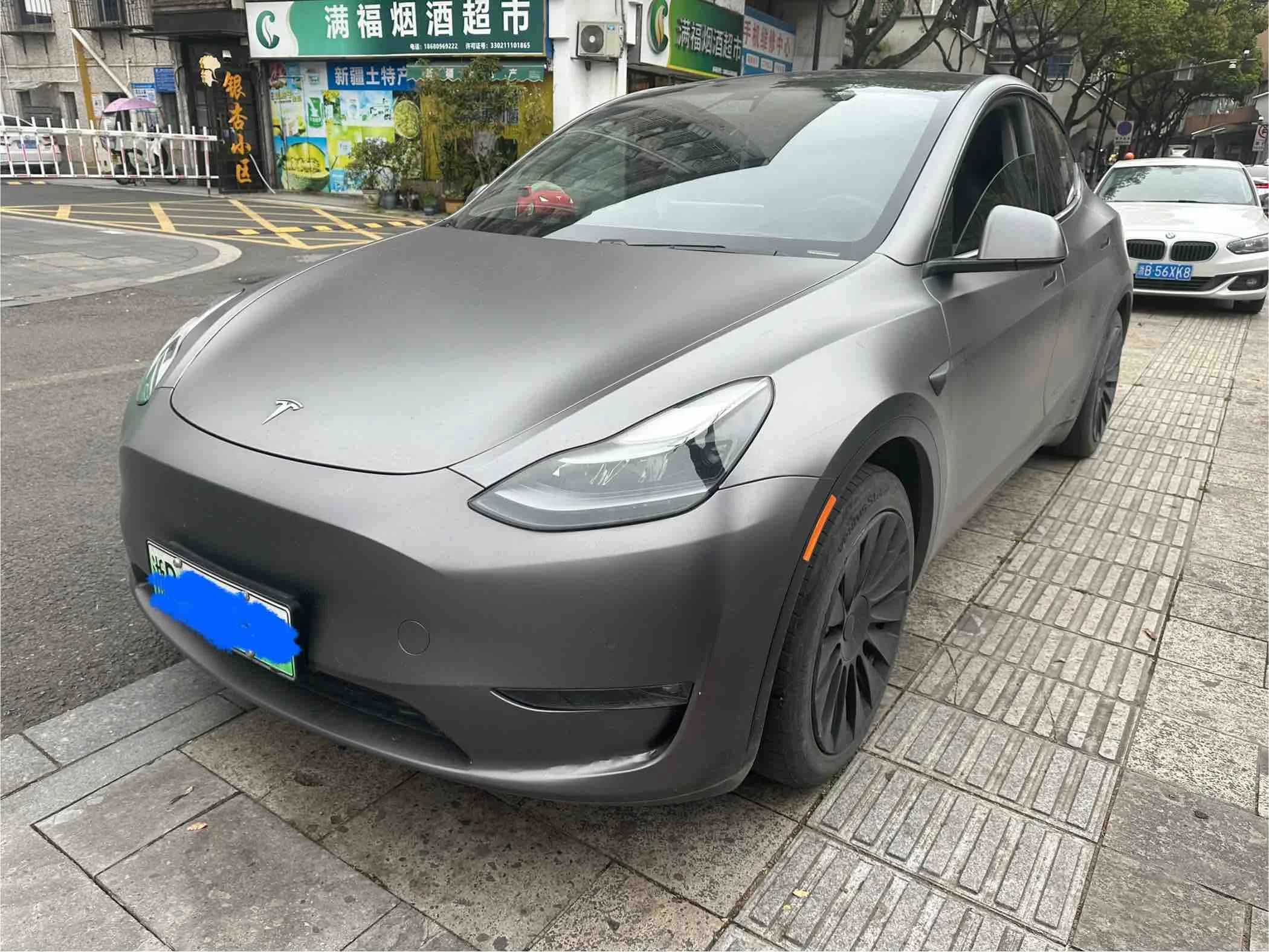 Tesla Model Y 2021款 标准续航后驱版