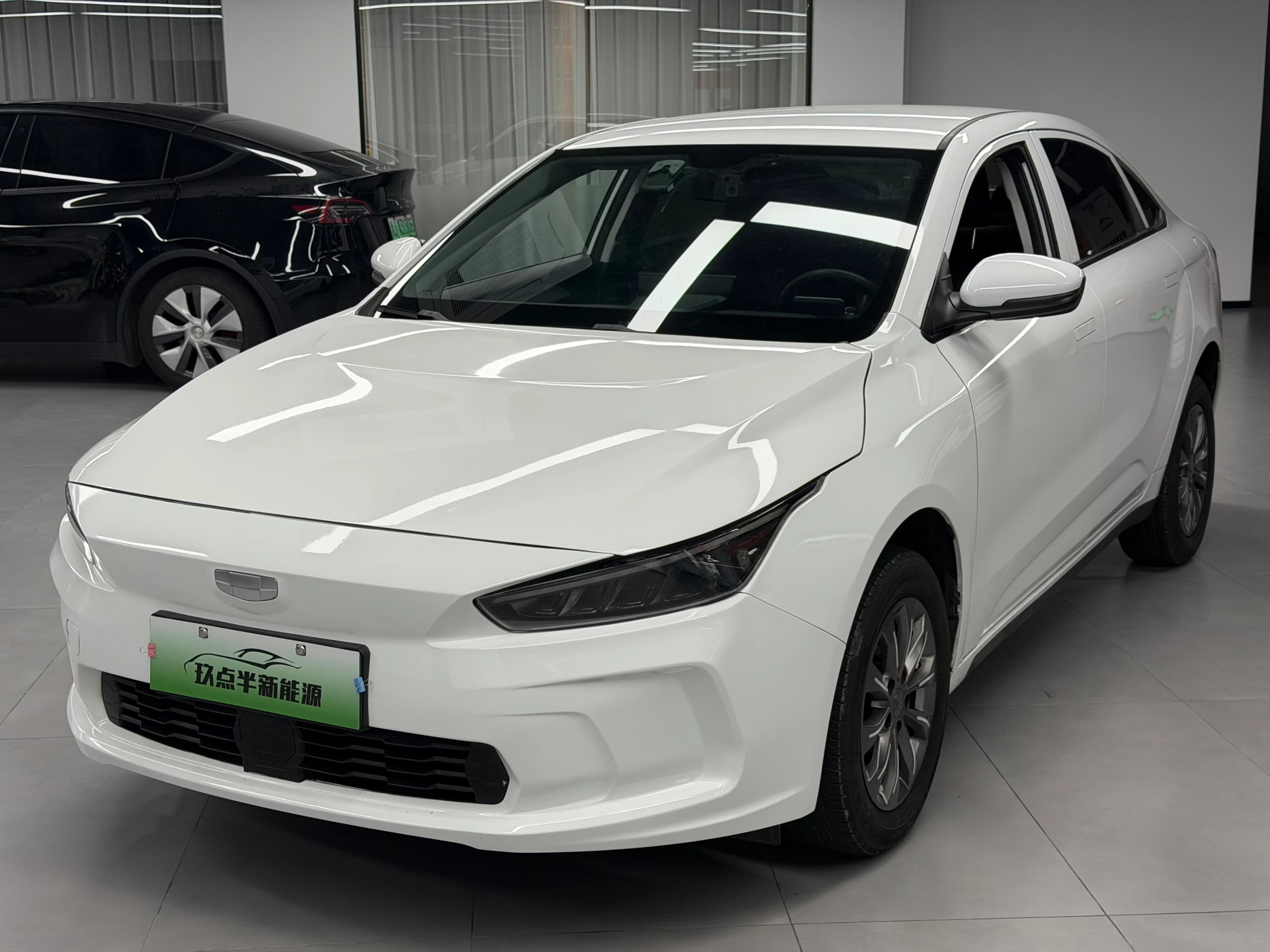 吉利几何 吉利几何A 2024款 410KM 出行版