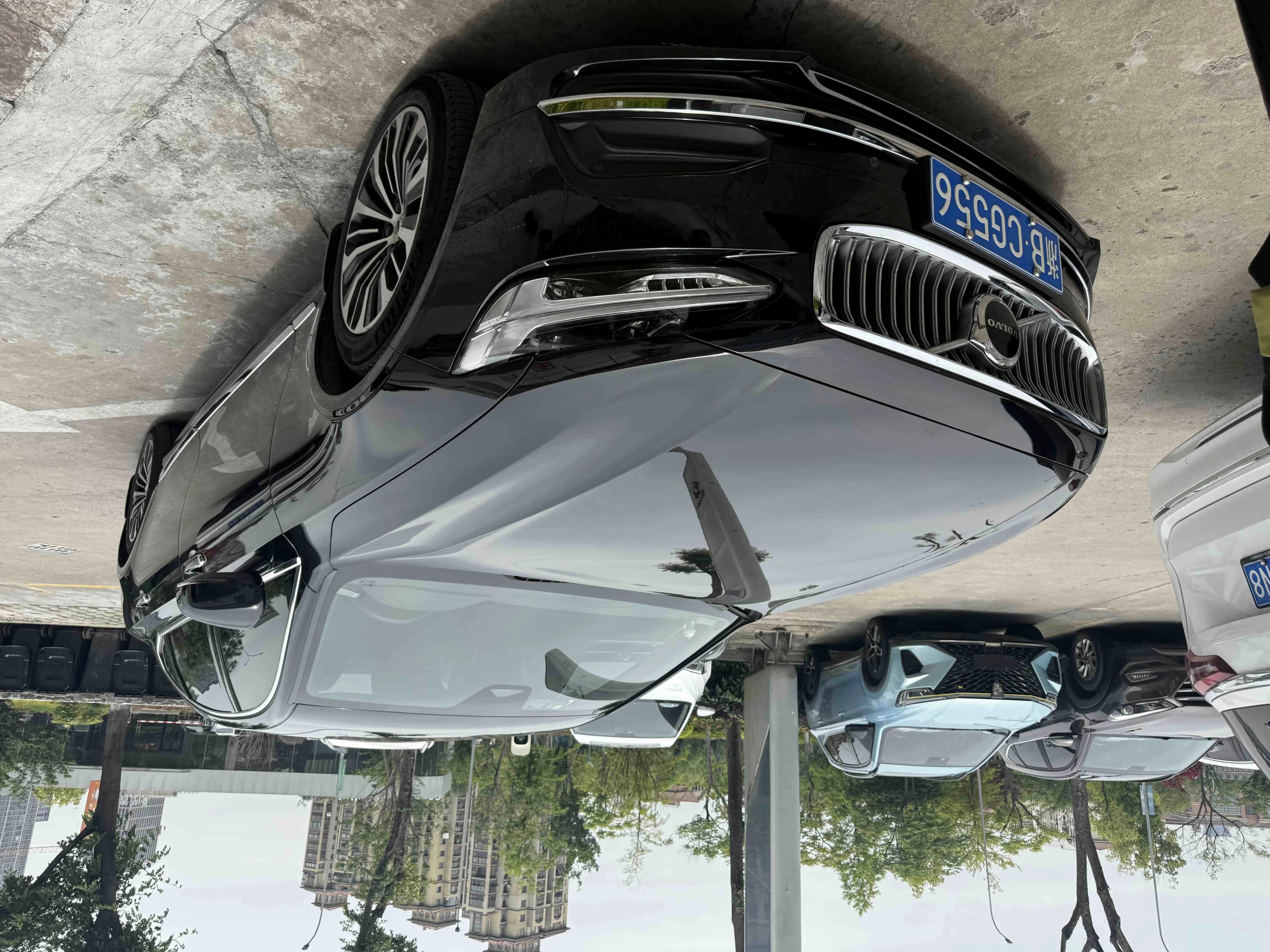 沃尔沃 S90 2023款 B5 智逸豪华版