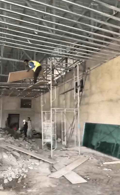 Yantu iCar EV Trading (Under Renovation) 3