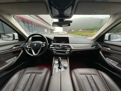 BMW 5 Series 2018 Facelift 530Li Leading Luxury Pack thumbnail 10