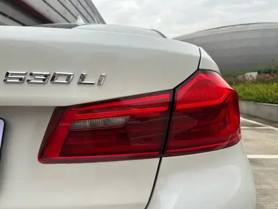 BMW 5 Series 2018 Facelift 530Li Leading Luxury Pack thumbnail 15