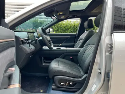 DongFengYiPai eπ008 2025 210UltraSmart Drive 5-Seat thumbnail 4