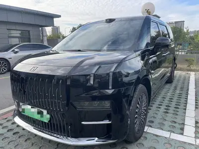 Zeekr 009 2024 6-Seat Executive AWD 108kWh thumbnail 2