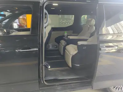 Zeekr 009 2024 6-Seat Executive AWD 108kWh thumbnail 5