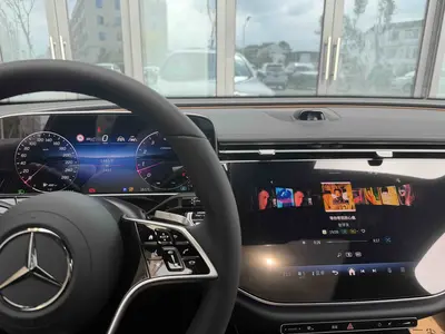 奔驰 E级 2025款 改款 E 300 L 豪华型 thumbnail 10