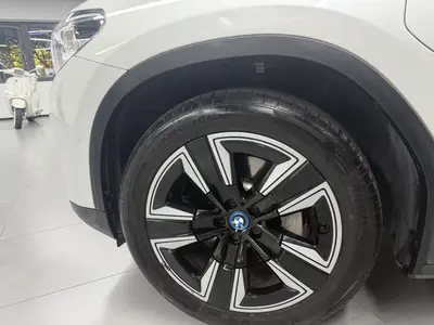 BMW iX3 2021 Leading thumbnail 22