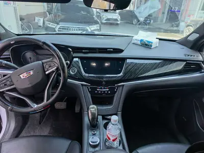 Cadillac XT6 2022 2.0T Six-SeatAWDLuxury thumbnail 3