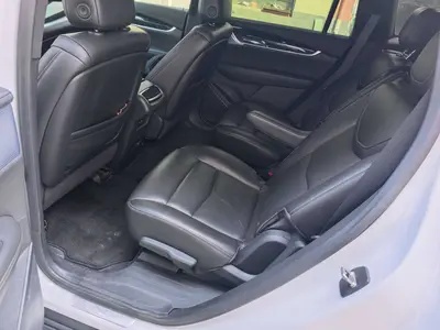 Cadillac XT6 2022 2.0T Six-SeatAWDLuxury thumbnail 4